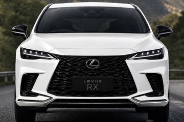 「これは売れそう」レクサス『RX』大幅改良か？ スクープ情報にSNSでは「どう変わるのか気になる」の声も 画像