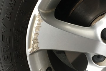 ホイールのガリキズをDIYで目立たなくする！ 傷の深さ別にわかる4つの補修方法 ～Weeklyメンテナンス～ 画像