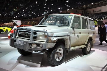 【東京モーターショー15】オーストラリアの悪路を走破した、泥だらけの ランクル 画像