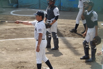 【THE INSIDE】高校野球探訪（2）瀬谷高校・平野太一監督…熱い気持ちをユニフォームに込めた強いこだわり 画像