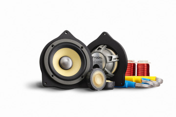 「メルセデス・ベンツ・Cクラス」のオーディオの音を格段に良化させる専用スピーカーキットが、フランスの名門「FOCAL」からデビュー！ 画像
