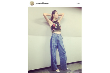 優樹菜、「オールバック」決めて...はいセクシーポーズ！ 画像