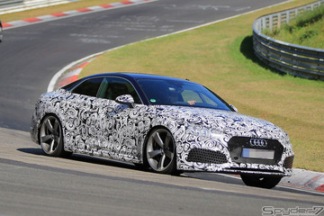 初代から豹変！510馬力のアウディ「RS5」次期型、ニュルを爆走 画像