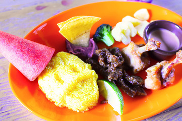 【ディズニー】食べて満喫するクリスマス!パークで楽しむSPメニュー5選 画像