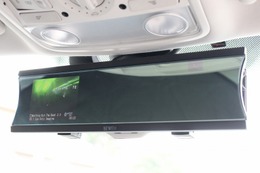 ミュージックプレイヤーとして主に使うのはビーウィズのMM-1。ラゲッジのSTATEとのコンビで高音質化を図った。 ミュージックプレイヤーとして主に使うのはビーウィズのMM-1。ラゲッジのSTATEとのコンビで高音質化を図った。