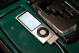 多くのiPodに入れて持ち歩くというオーナー。J-POPやお気に入りの女性アーティストなどをヘビローテーションで聴く。