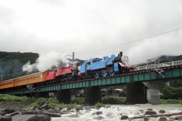 トーマスとジェームスが同時走行…大井川鐵道クリスマス特別運転 画像