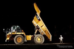 世界一遅いスーパーカーをドライブ…レッドブル×キャタピラーがコラボ［動画］ 画像