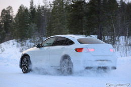 505馬力！メルセデス最強AMG GLC63クーペ新型、豪雪で爆走！ 画像