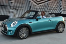 【東京モーターショー15】MINI コンバーチブル 新型、初公開…スライドルーフを新採用 画像