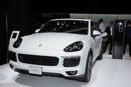 【東京モーターショー15】ポルシェ カイエンS E-ハイブリッド…モーターだけで36km走行可能［詳細画像］ 画像
