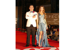 道端ジェシカ、美脚輝くカクテルドレスで『007 スペクター』ファッションイベントに登場 画像
