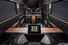メルセデス スプリンターを走るスイートルームに！超VIP専用カスタムカー登場 画像