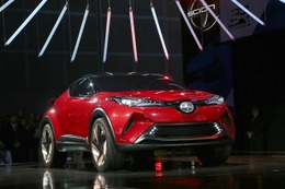 【ロサンゼルスモーターショー15】トヨタ C-HR コンセプト、米国はサイオンから発売へ 画像