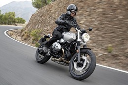 【ミラノショー15】アップマフラー＆正立フォーク装備のBMW R nineT スクランブラー 画像