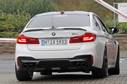 BMW M5 に最強モデルの「CS」か…謎のスポイラー、強化ブレーキも 画像