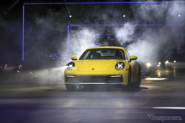 ポルシェ 911 新型、ワールドプレミアの瞬間…歴代のイメージを継承しつつも機能面での進化は大 画像