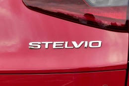 【アルファ ステルヴィオ クワドリフォリオ 新型試乗】SUVの形をしたスーパーカーだ…中村孝仁 画像