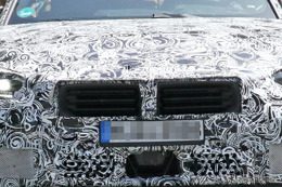 BMW M2クーペ 新型、登場は2022年末か？ 専用キドニーグリルを激写 画像
