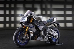 ヤマハ YZF-R1M の超精密ペーパークラフトを公開…過去最高の精密度 画像