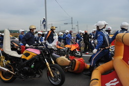 警視庁、暴走族対策の秘策「車両停止装置」など、次々導入 画像