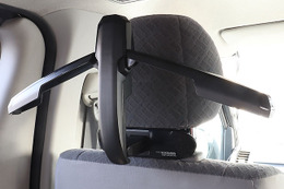 スーツの型崩れを防ぐ！ 車で通勤するビジネスマンも安心の車載用スーツハンガー「K-CRZT01」が新発売 画像