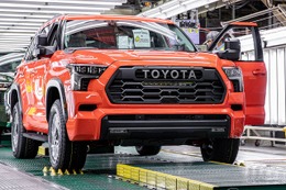トヨタの最上位SUVは全車ハイブリッド、『セコイア』新型を米工場で生産開始 画像