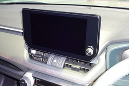 走行中でもテレビが見られる・ナビの目的地設定ができる!! BLITZの「TV-NAVI JUMPER」にTOYOTAカローラ系列／RAV4シリーズの適合車種が追加 画像