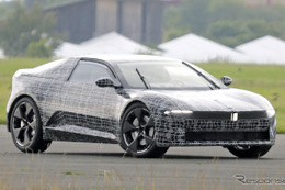 超コンパクトな4モーター・スポーツカー誕生!? BMWの次世代クーペをスクープ 画像