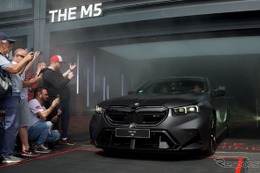 BMW『M5』新型、ワールドプレミアの瞬間…グッドウッド2024 画像