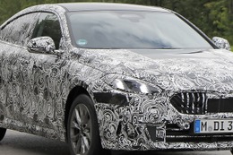 BMWにパナメリカーナグリル？ 謎の『2シリーズ』プロトタイプが走行中…実は大きな疑問が 画像