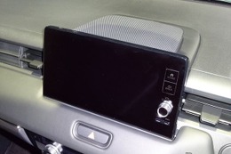 走行中でもテレビが見れる、ブリッツ「テレビジャンパー」に新型『ヴェゼル』用が登場 画像