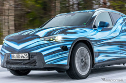 メルセデスベンツの主力『GLC』、次期型プロトタイプの写真公開…初のEV設定へ 画像