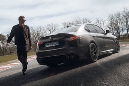 アルファロメオ『ジュリア』が520馬力にパワーアップ！限定車「エストレマ」46台を発売、価格は1447万円