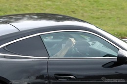 コックピット見えた！ 2027年型ポルシェ『718ケイマンEV』、衝撃の価格も発覚 画像