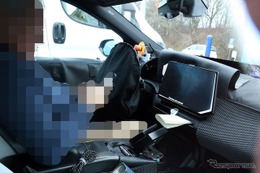 BMWの電気SUV『iX1』、新型プロトタイプを激写！ 17.9インチ巨大ディスプレイ搭載 画像