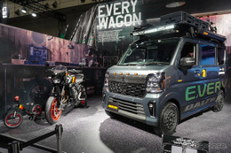 “親子”の新型『GSX-8TT』と『エブリイワゴン』がセット展示!? その理由にはスズキの遊び心とコダワリがあふれまくっていた…東京オートサロン2026