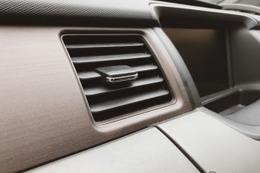 車のエアコン臭は夏前対策がカギ！ エバポレーター清掃で快適ドライブを取り戻す～Weeklyメンテナンス～ 画像