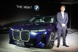 BMW『7シリーズ』新型を日本初公開、「グループ史上最大のアップデート」でデザイン・技術を刷新…EVは航続700km超