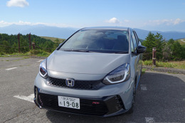 【ホンダ フィットRS 500km試乗】ロングツーリングにおあつらえ向き、課題は『オーラNISMO』のような“キャラ立ち”か