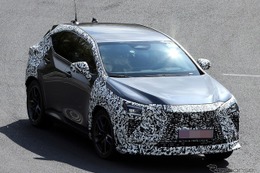 レクサス『NX』新型、ニュルブルクリンク出現！ 車内に垂直ディスプレイか？ 画像