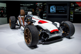 【東京モーターショー15】ホンダ プロジェクト2&4、右ハンドル仕様で日本初公開［詳細画像］ 画像