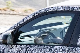見えた！ BMW『X2』新型は巨大ディスプレイ採用、コックピット全面刷新 画像