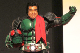俳優・藤岡弘、45年ぶり初代仮面ライダー演じ「感無量」　劇レア“マスクオフ”にファン歓喜！ 画像