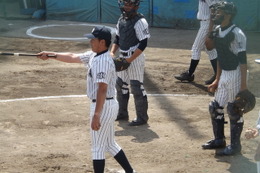 【THE INSIDE】高校野球探訪（2）瀬谷高校・平野太一監督…熱い気持ちをユニフォームに込めた強いこだわり 画像
