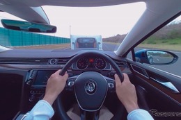 ゴルフR で200km/h超の世界も体験できる…VWが販売店にVRを導入 画像