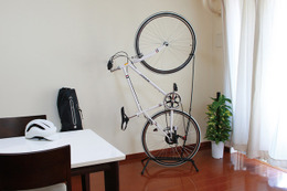 縦＆横置き収納できる「自立式自転車専用スタンド」発売 画像