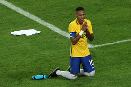 【リオ2016】ブラジルサッカー初優勝瞬間、街中の盛り上がりは…ウサイン・ボルトも観戦、ネイマールのライトニングポーズにもご満悦？ 画像