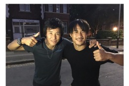 岡崎慎司、中山雅史から魂注入！…W杯アジア最終予選に意気込み「頑張ります！」 画像