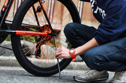 持ち運べる着脱可能な自転車スタンド「クイックスタンド」 画像